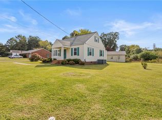 404 Glen Raven Rd, Burlington, NC 27217