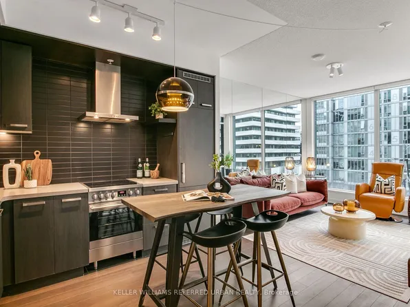 455 Front St E #N424, Toronto, ON M5A 0G2