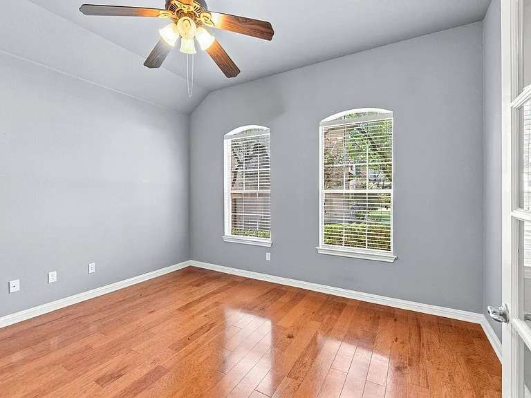 2909 Arbor Ct — Photo 4