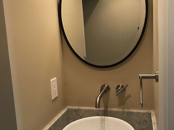 5th image of 19 Tamalpais Commons Ln