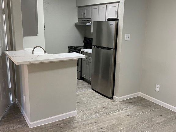 4th image of 10300 Golden Meadow Dr #226