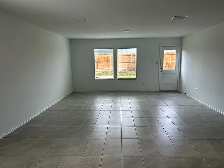 1264 Eclipse Ln — Photo 16
