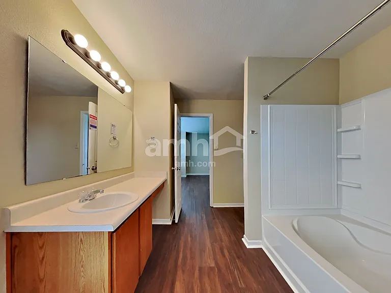 10522 McClain Dr — Photo 15