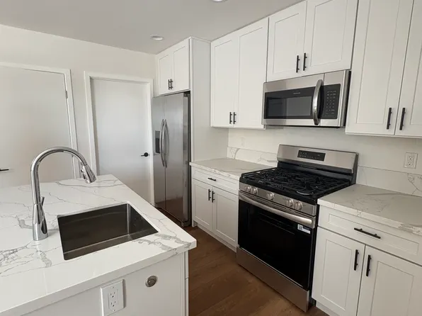 835 Barsby St #Adu, Vista, CA 92084