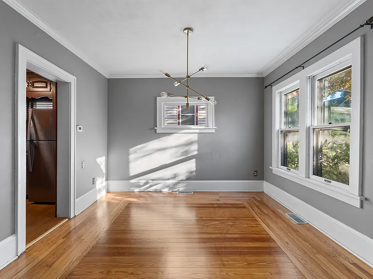 702 College Ave — Photo 5
