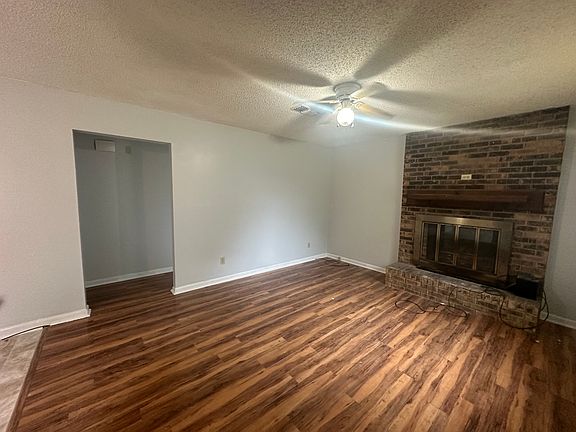 5th image of 1703 Arrowhead Dr