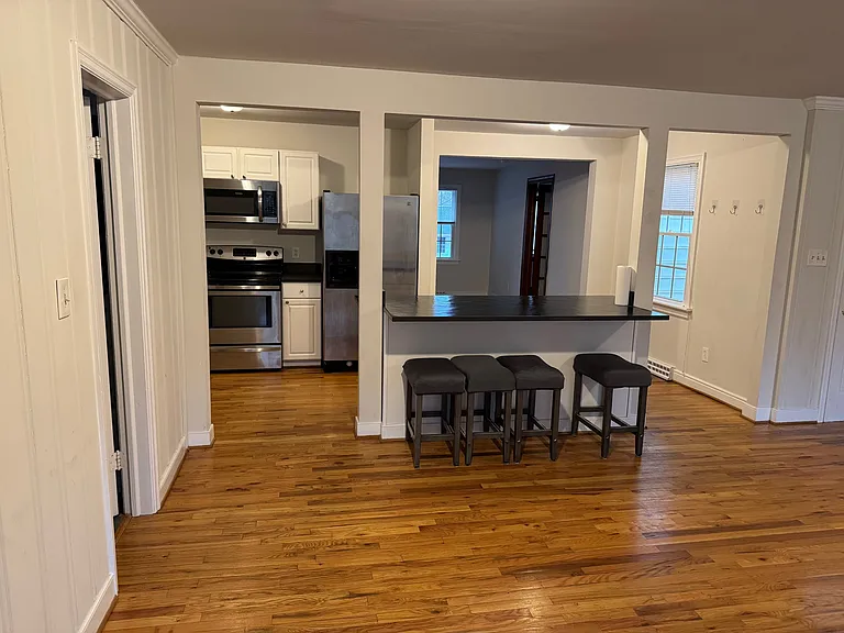 6515 Wessex Ln — Photo 4
