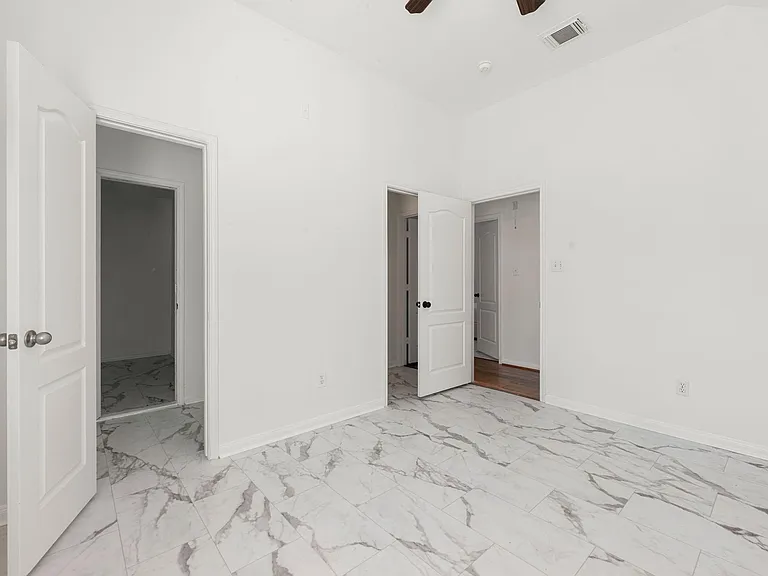 14910 Lake Woodbridge Ct — Photo 33