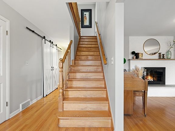 2nd image of 2926 Downing Ave