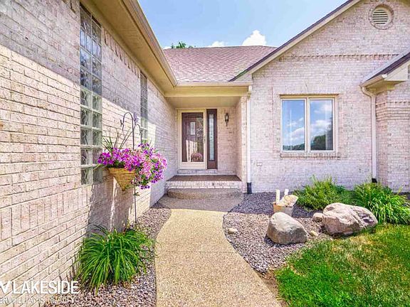 3rd image of 55784 Placid Dr