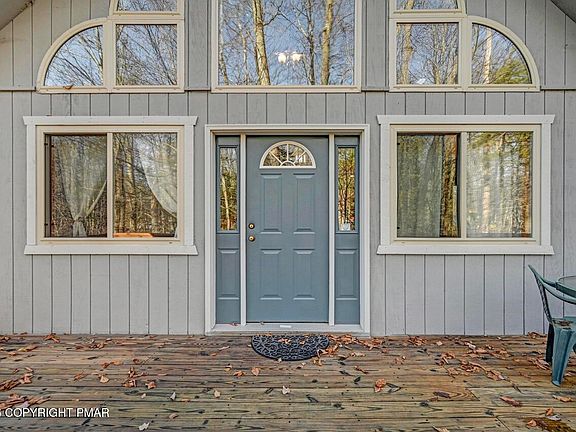 3rd image of 1575 Evergreen Rd