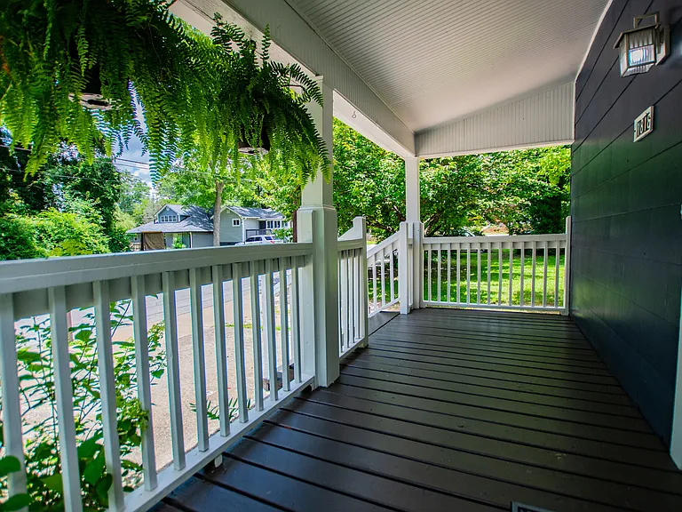 1818 Taylor Ave — Photo 9