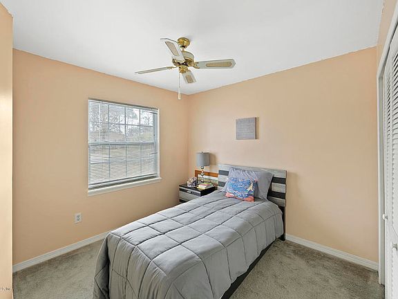 5th image of 94 Naugatuck Dr
