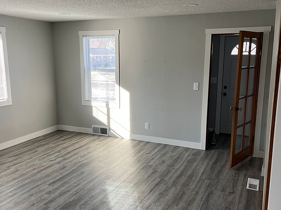 2nd image of 707 11th St S