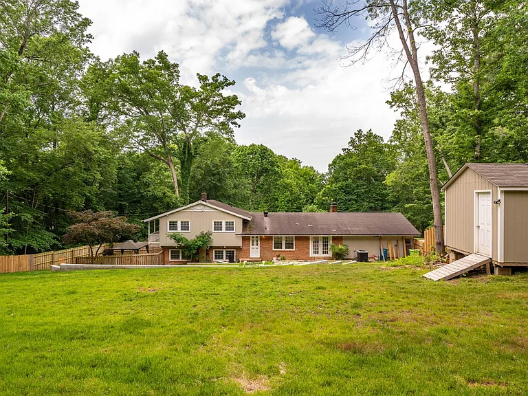 4222 Arbutus Dr — Photo 11