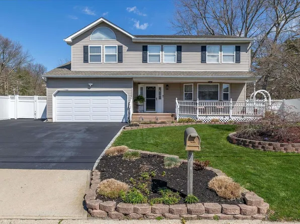 69 Presford Drive, Shirley, NY 11967