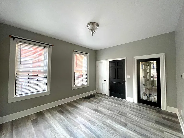 2045 W 38th St #D — Photo 10