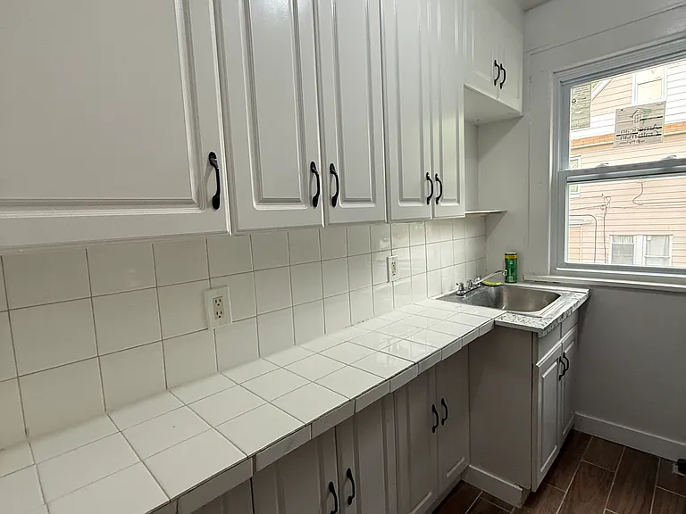 255 W Englewood Ave #2 — Photo 16