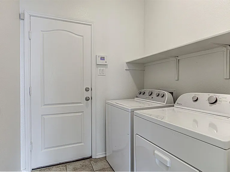 339 Alamosa Dr — Photo 21