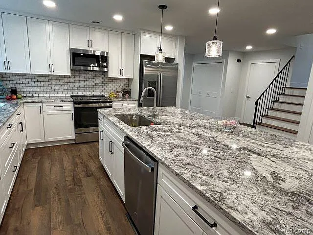 327 Millington Blvd — Photo 5