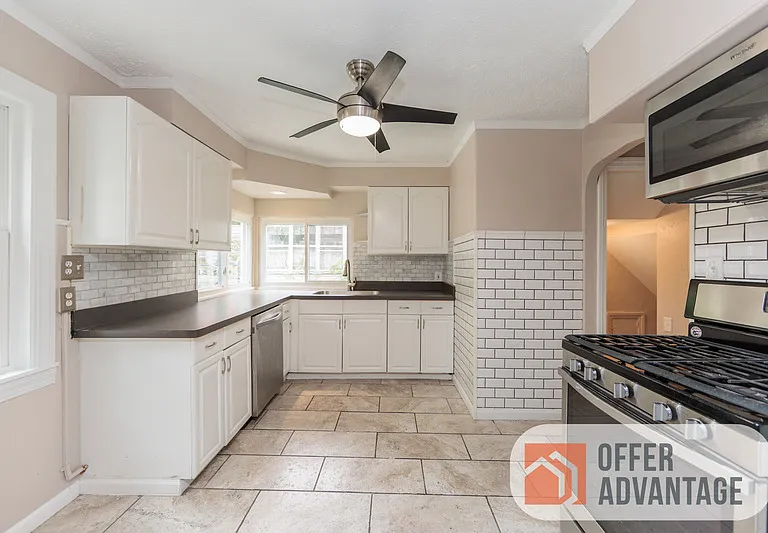 3525 Radcliffe Rd — Photo 2
