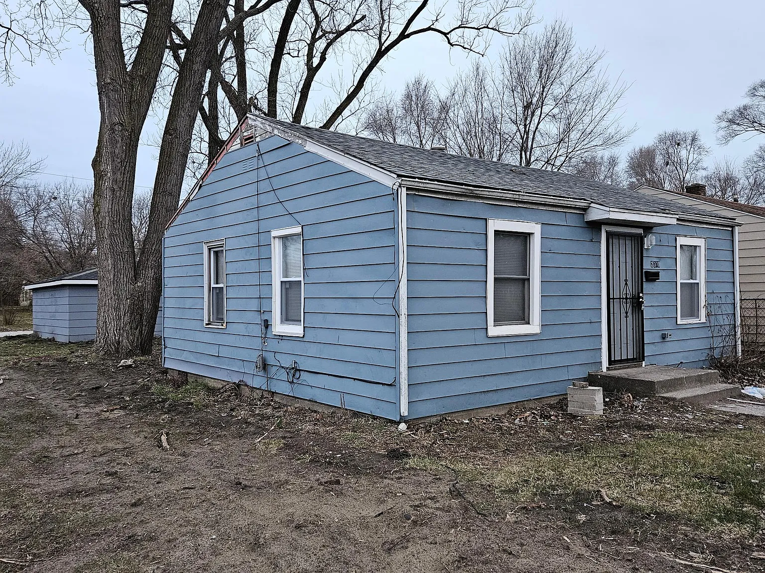2 bed, 672 sqft, $1,200 — Photo 1
