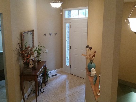 2nd image of 27 Wentworth Dr