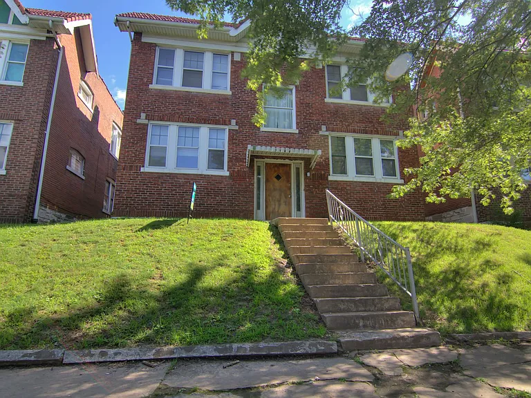 3144 Magnolia Ave — Photo 2