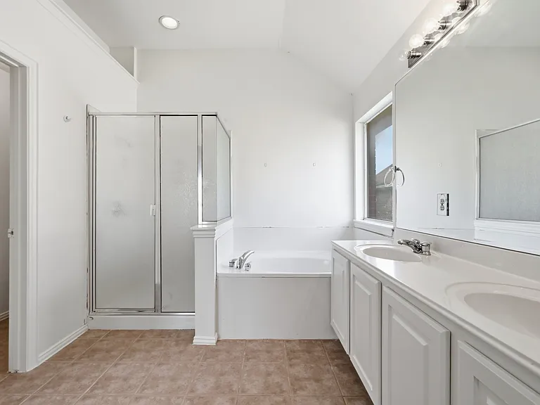 1665 Amberwood Loop — Photo 23