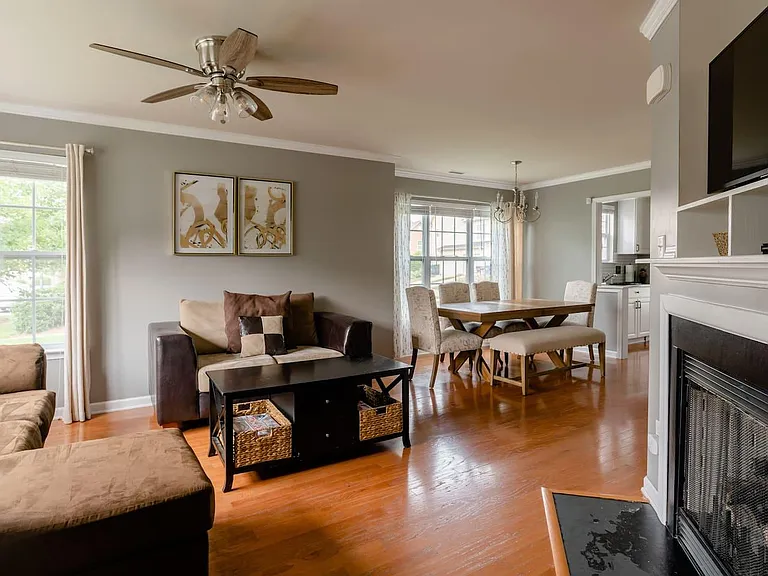 9817 Castain Dr — Photo 1
