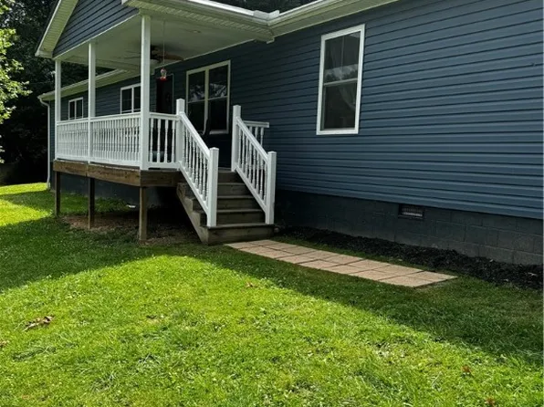 347 Frances Crk, Harts, WV 25524