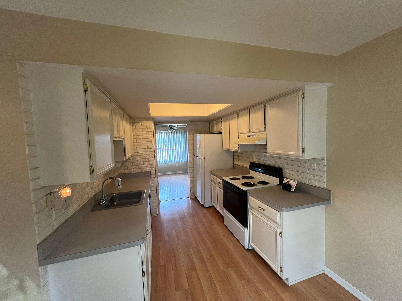 2 bed, 2.5 bath, 1500 sqft, $1,750 — Photo 4