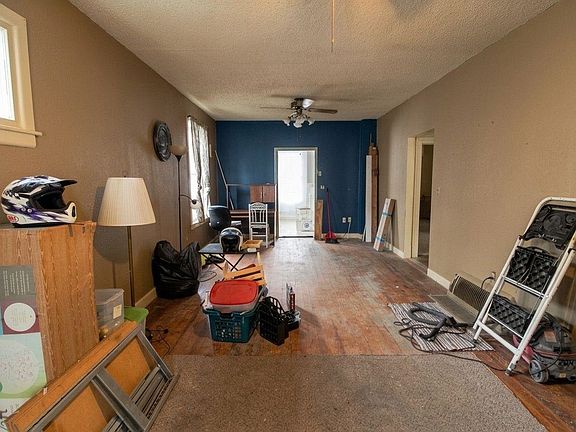 3rd image of 412 Bleeker St