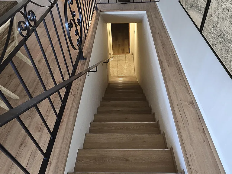 stairway leading to bedroom 3 and garage