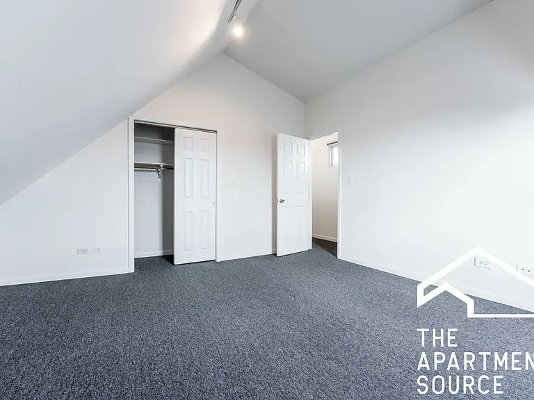 2440 N Ashland Ave #2 — Photo 8