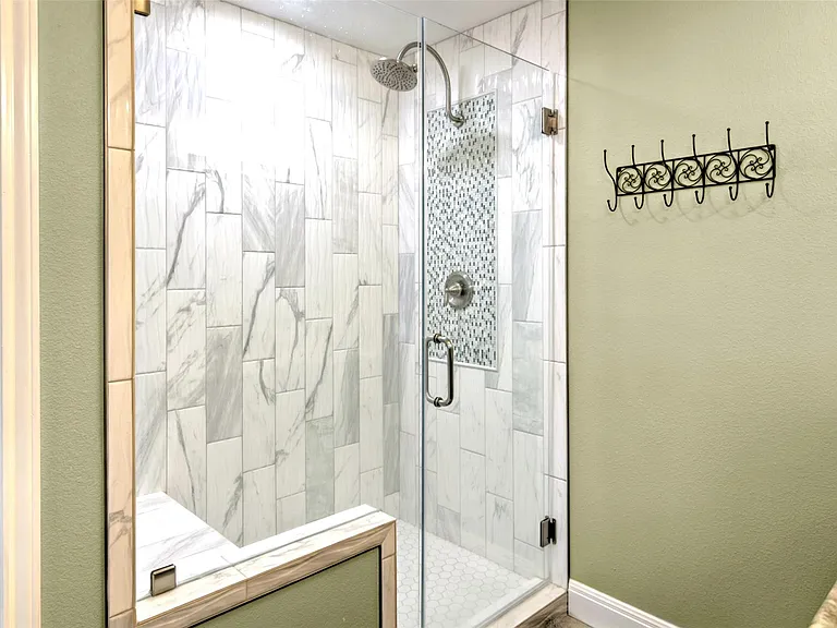 1526 Lakeside Dr W — Photo 20