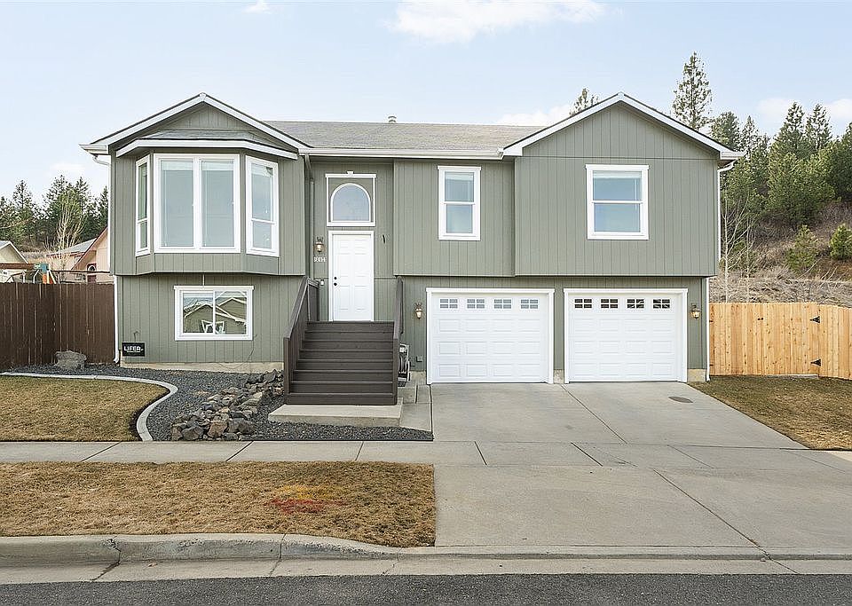 1st image of 18114 E Crescent Ct