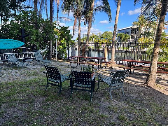 2nd image of 2903 N Miami Beach Blvd #702