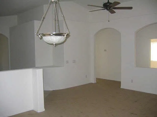 932 W Carter Rd — Photo 12