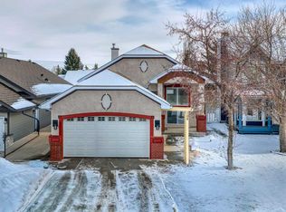109 W Somerset Close SW, Calgary, AB T2Y 3C4