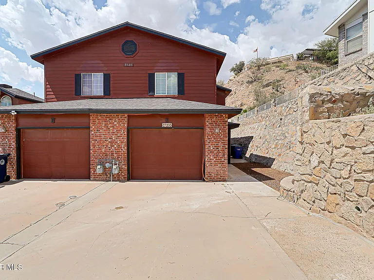 7235 Royal Arms Dr #E — Photo 2