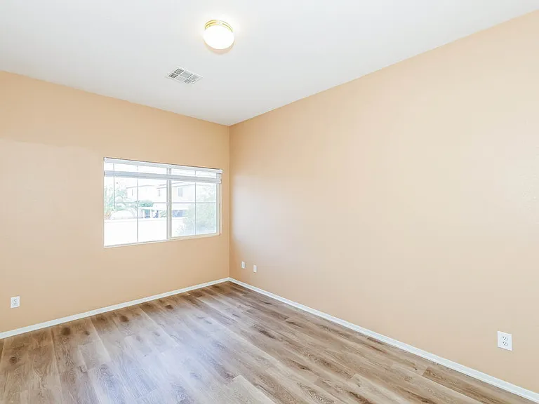 5136 Marsh Butte St — Photo 13