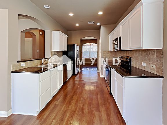 4th image of 3416 Greyfriar Dr