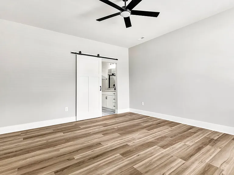 8269 Wonderland Ln — Photo 18
