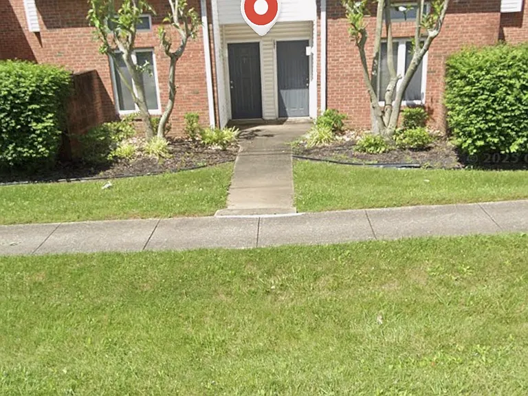 202 Wingfield Ct #E — Photo 1
