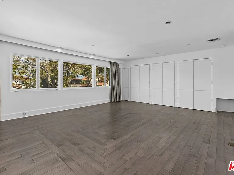 305 S Bedford Dr — Photo 22