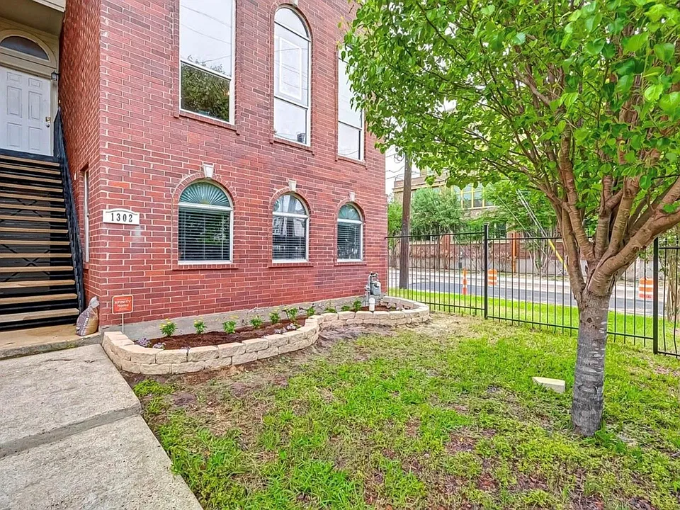 1302 Emancipation Ave
