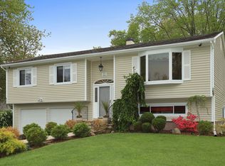 92 Somerston Rd, Yorktown Heights, NY 10598
