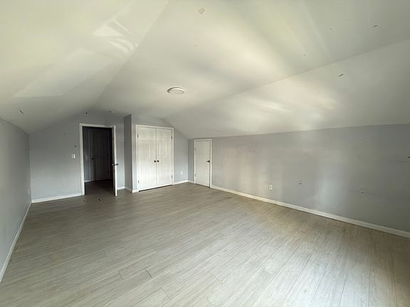 3rd image of 305 Knox Ave APT 4