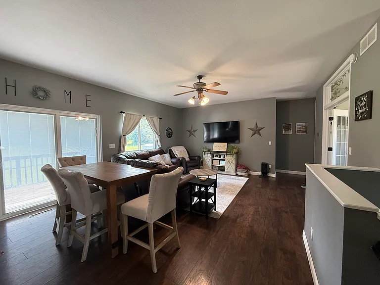 4421 Megan Ct NW — Photo 6